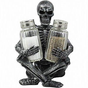 Home Metallic‎ Black Grey Resin Salt And Pepper Shakers Holder Figurine Set